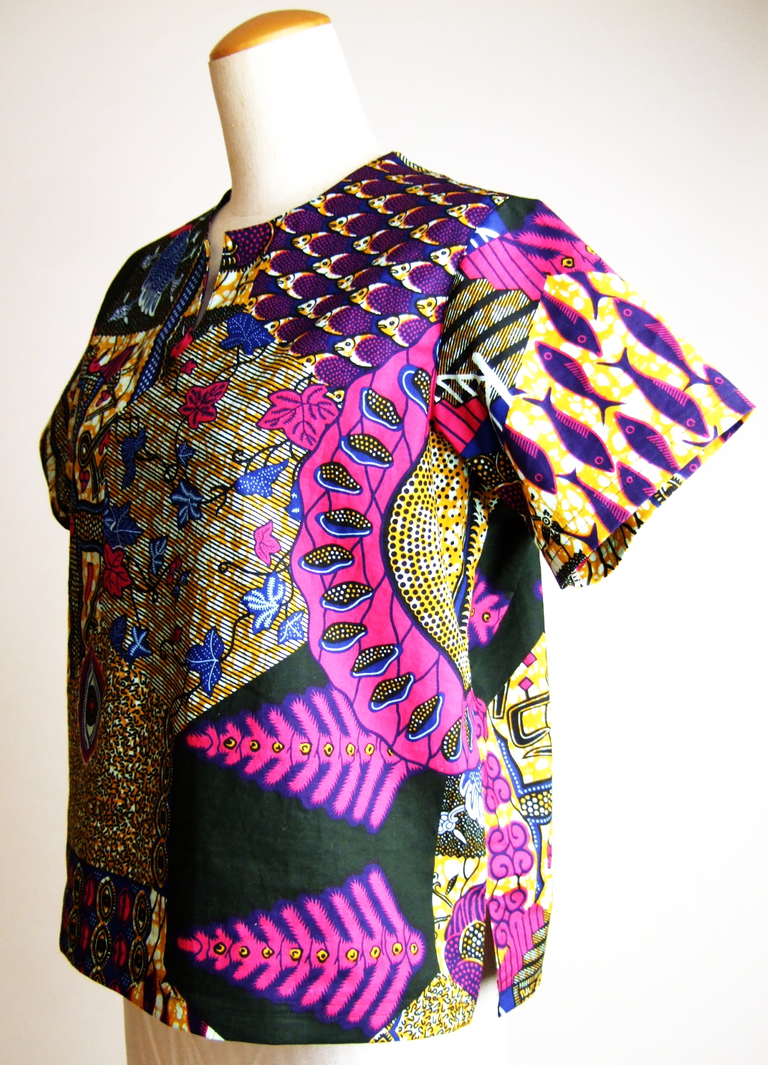アフリカ柄トップス　african print アフリカンプリントの服　大人のエスニック・アフリカンプリント衣料